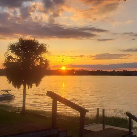 The Fifth Promise - A Cozy Lakehouse Retreat
